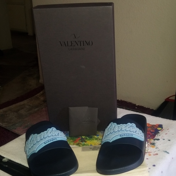 Valentino Slides - Picture 1 of 7